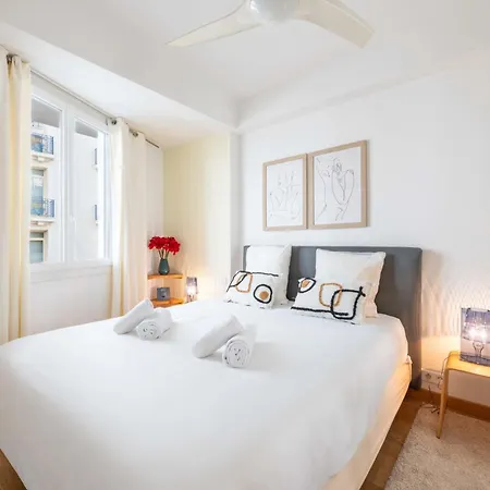 2-bedroom With Terrace And Side Sea View Apartament Cannes