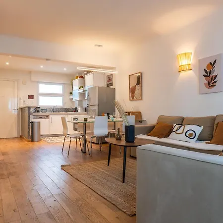 아파트 2-bedroom With Terrace And Side Sea View 칸느