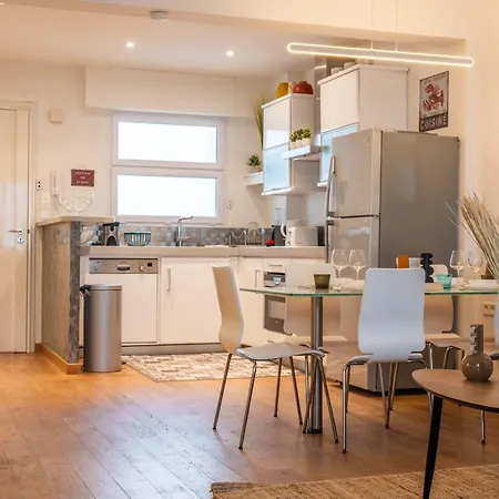 2-bedroom With Terrace And Side Sea View 아파트 칸느