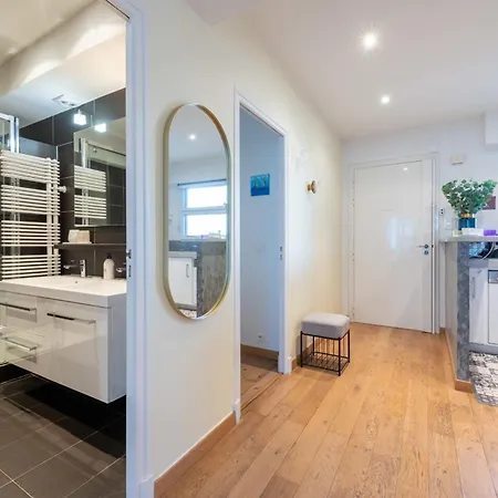 アパート 2-bedroom With Terrace And Side Sea View *