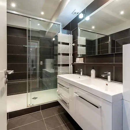 2-bedroom With Terrace And Side Sea View 아파트 *