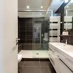 2-bedroom With Terrace And Side Sea View Appartement