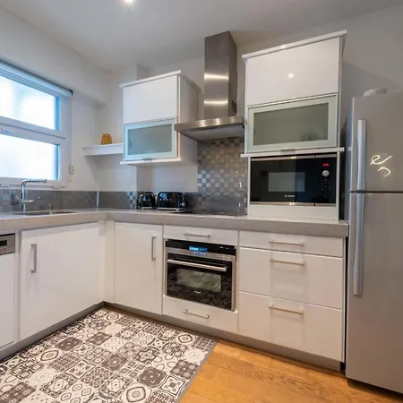 2-bedroom With Terrace And Side Sea View Appartement *